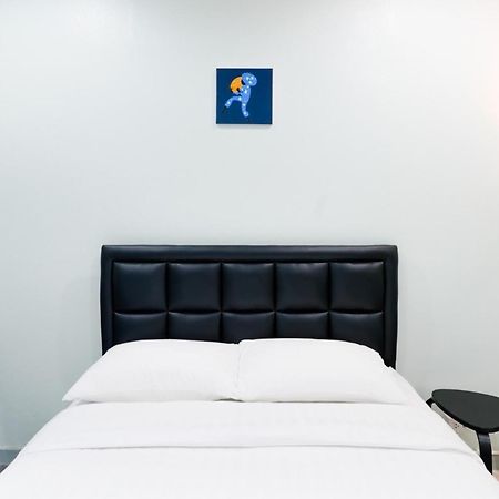 Suksomboon Residence Bangkok Buitenkant foto