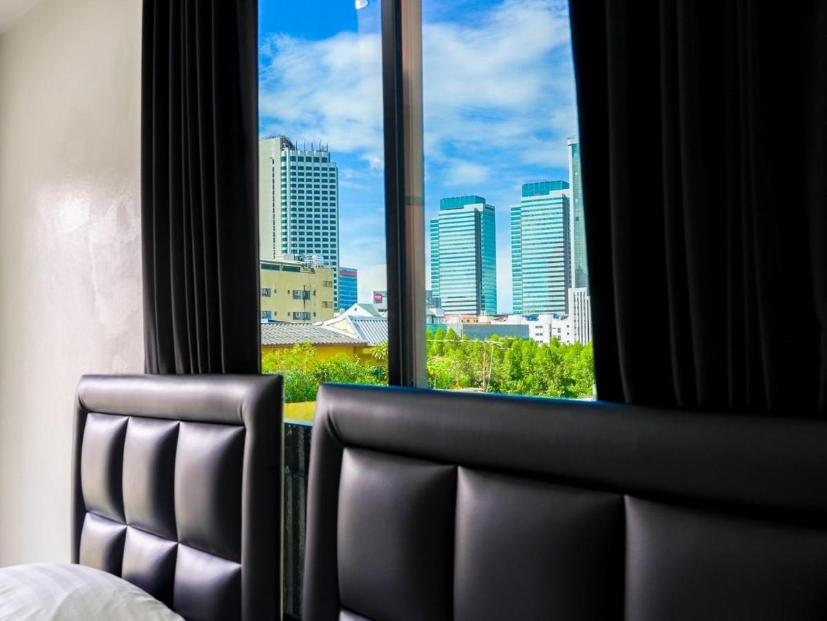 Suksomboon Residence Bangkok Buitenkant foto