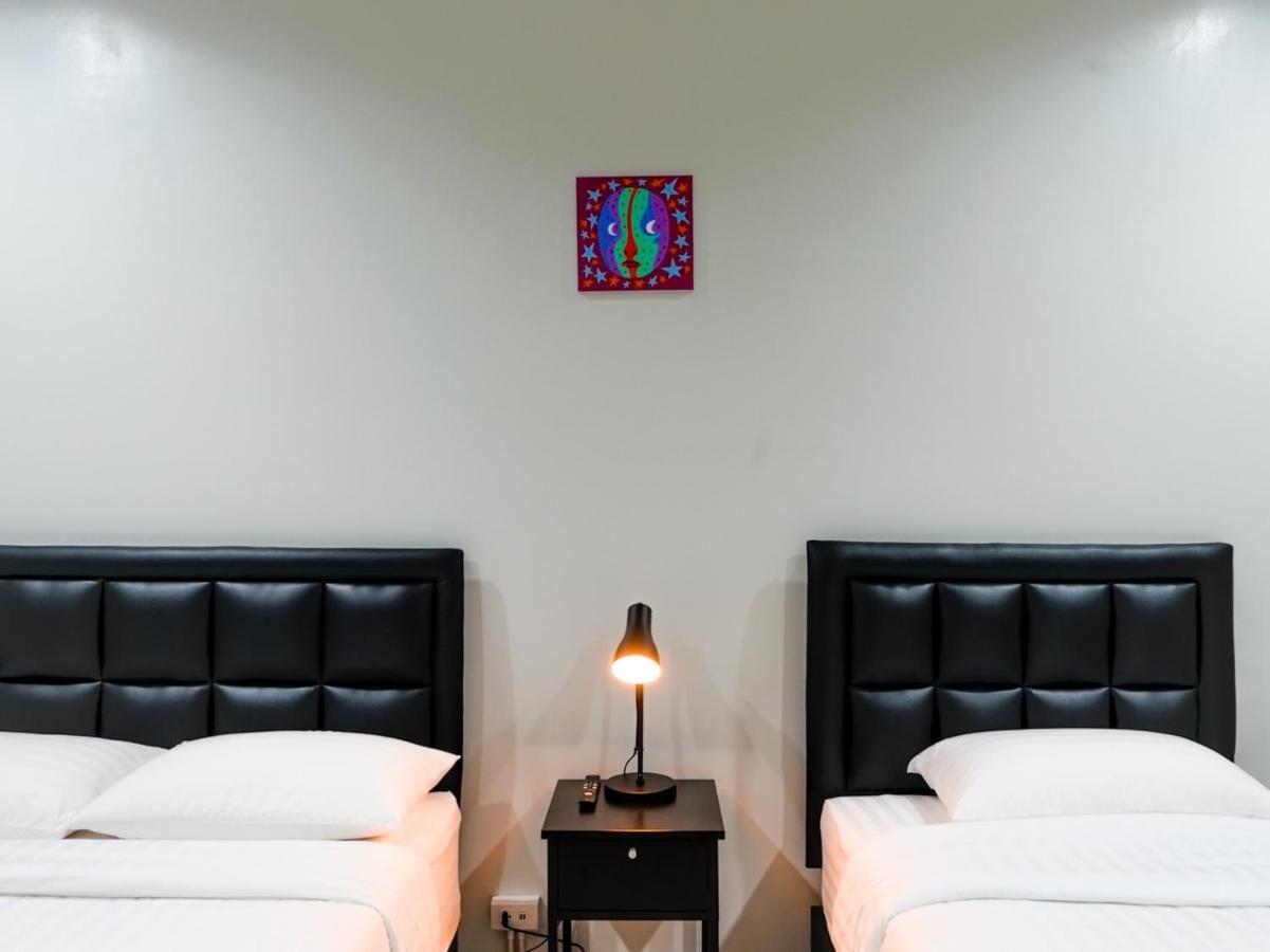 Suksomboon Residence Bangkok Buitenkant foto