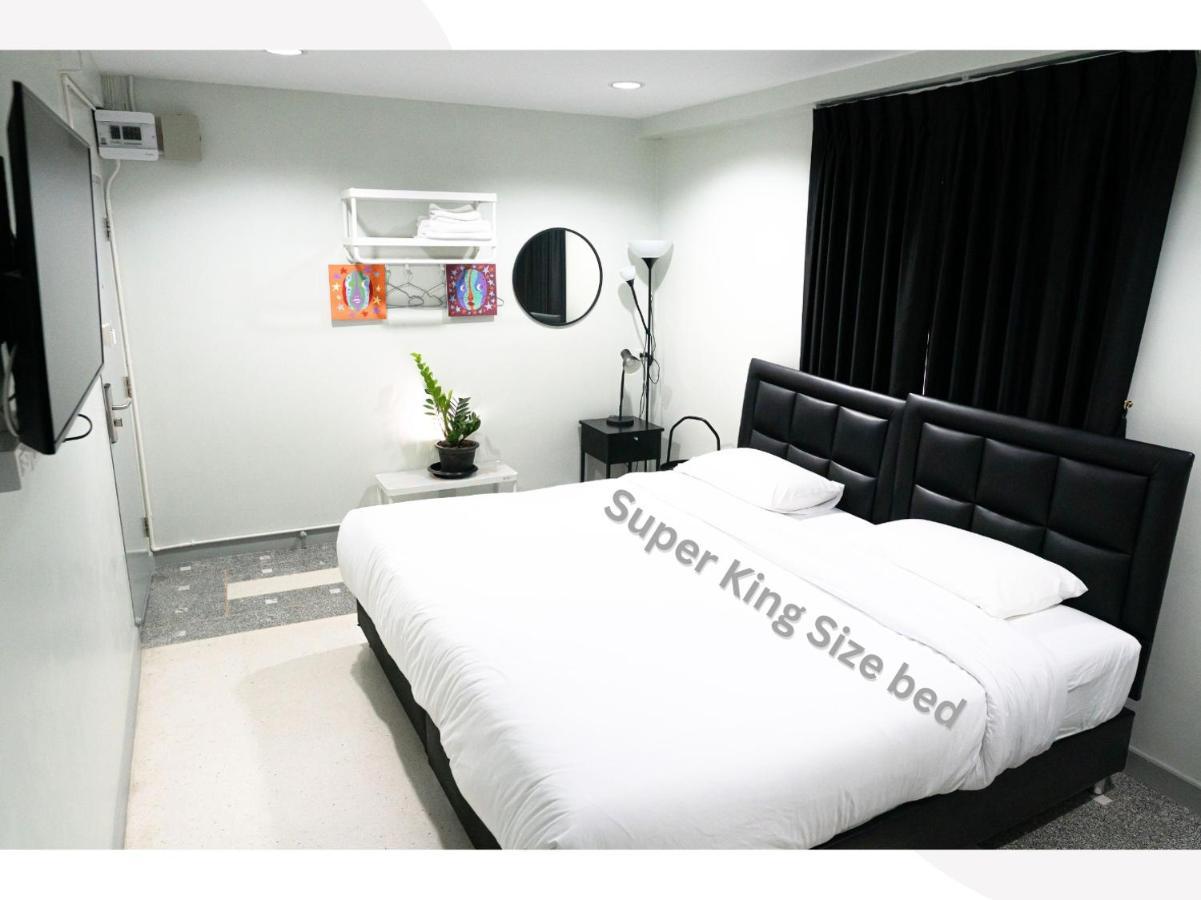 Suksomboon Residence Bangkok Buitenkant foto
